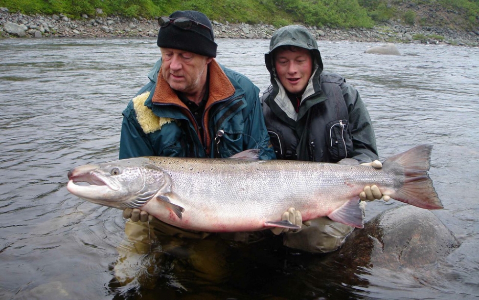 Chris Tarrant and his record 47lb Salmon